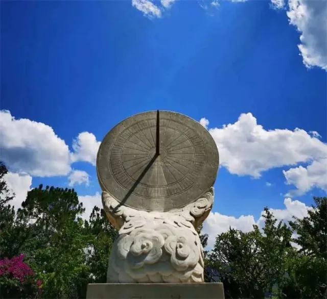 普洱特色團(tuán)建：坐上火車(chē)游普洱，打卡墨江北回歸線(xiàn)標(biāo)志園