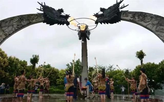 普洱特色團建：坐上火車游普洱，打卡墨江北回歸線標志園